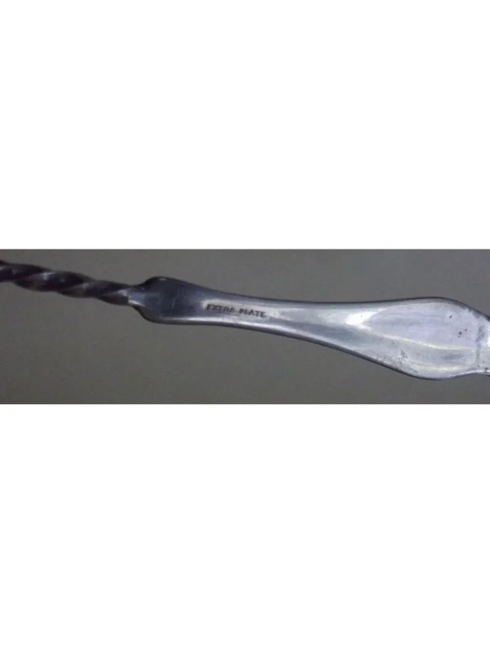 Wm Rogers Mfg Co EXTRA PLATE Serving Fork 8-1/8” long olive pickle